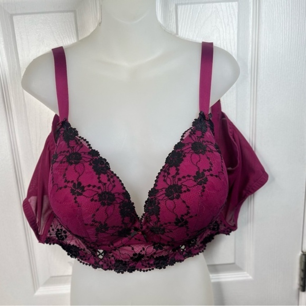 Cacique Bra size 44DD excellent condition